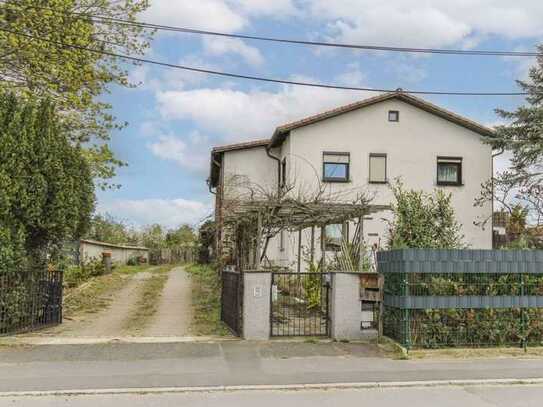 Der Ort für Ihr Projekt! Großes EFH mit Garten zur Sanierung, oder Neubau? Entscheiden Sie!