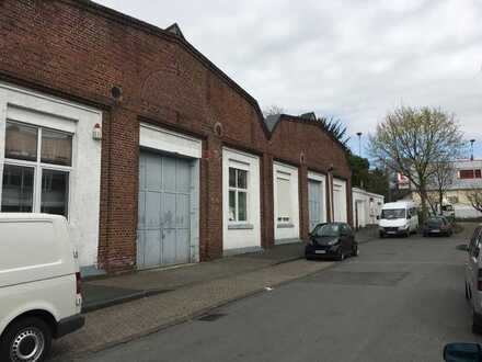 Solingen-Wald Lager-Produktionshalle mit Tor