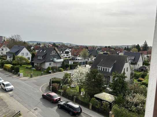 Wunderschöne 2-Zimmer-Dachgeschosswohnung mit Einbauküche und Weitblick