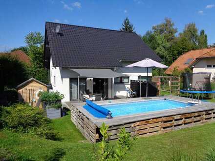 NEUER PREIS! Neuwertiges Einfamilienhaus mit schönem Grundstück in Sonderriet