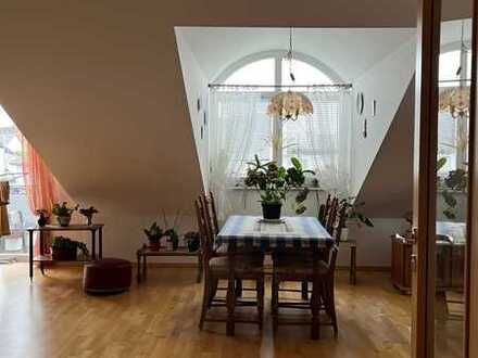 Gemütliche 3-Zimmer Dachgeschoss-Wohnung in Bensberg