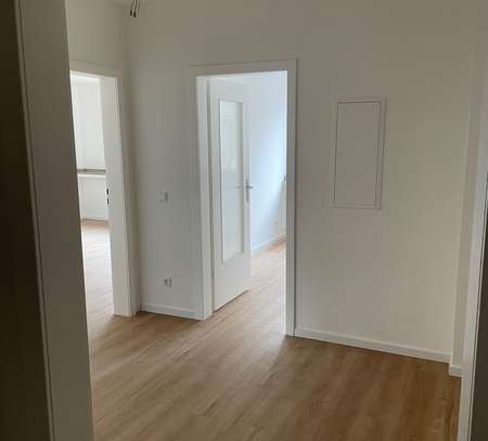 Derendorf ** Erstbezug nach vollständiger Renovierung** 2-Zimmer-Wohnung mit Balkon zu vermieten