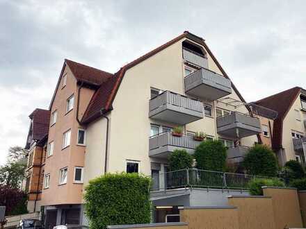 Wohnen am Rande der Innenstadt: 4-Zi-Stadtwohnung mit Balkon und TG in Schorndorf