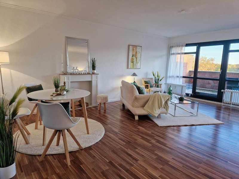 Besonders wohnen im Split-Level-Stil: Licht und Weite über vier Ebenen mit großer Dachterrasse