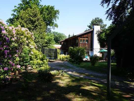 Charmantes Einfamilienhaus mit Einliegerwohnung und 7 Zimmern in Toplage Lüneburg-Wilschenbruch