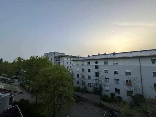 !!! Über den Dächern von A-Haunstetten !!! TOP-Dachterrassenwohnung !!!