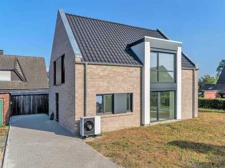Neubau-Architektenhaus
mit 6 Zimmern in Heidkamp