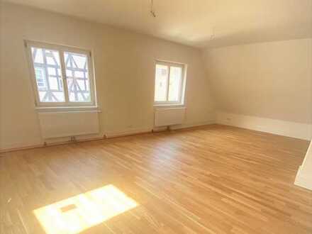 Erstbezug nach Kernsanierung - Maisonettewohnung in top Lage