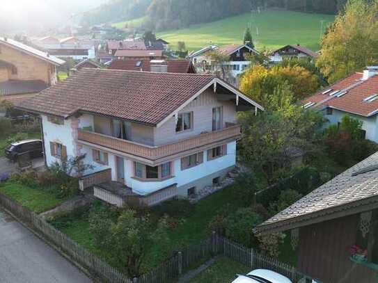 Bestlage Ruhpolding: Sonniges, schönes Mehrgenerationenhaus mit gr. Garten in ruhiger Zentrumslage