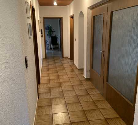 Schöne 4-Zimmer-Wohnung mit Balkon und Garten in Lahnau Atzbach