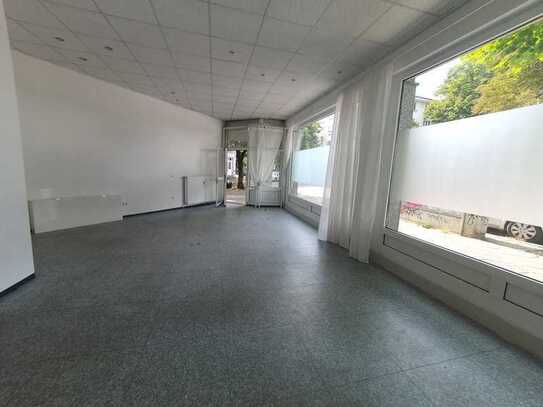 große Schaufenster + renoviert --- Büro / Praxis / Atelier / Schulungsräume