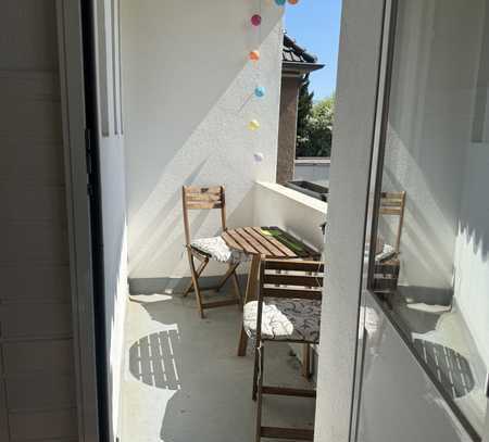 Schöne möblierte 2-Zimmer-Wohnung mit EBK und Balkon in Köln