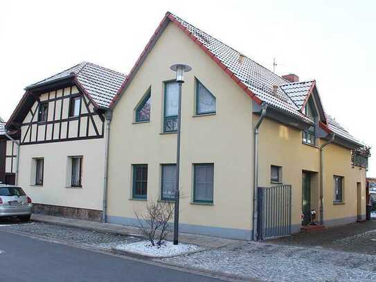 Wohnhaus / Maisonettewohnung in einer gepflegten Wohnanlage in Elxleben