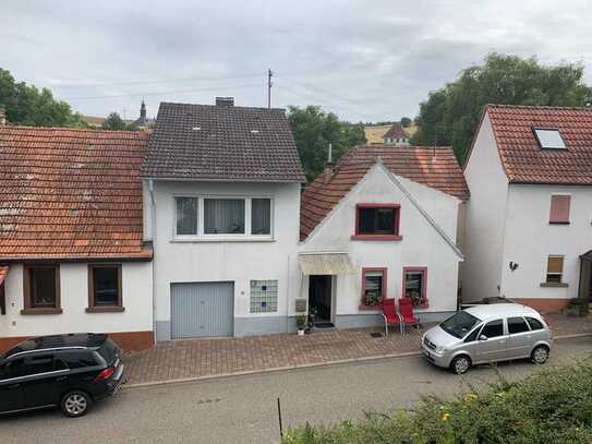 von Privat - Geräumiges 6 Raum-Haus mit großem Garten und vielen Möglichkeiten