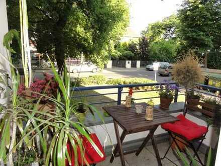 Laubegast! Schmuckstück in idyllisch, grüner Wohnlage - mit Balkon und Einbauküche!