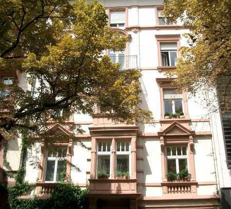 Exklusive Hochparterre-Wohnung in sehr gepflegtem Stilaltbau Westend-Süd