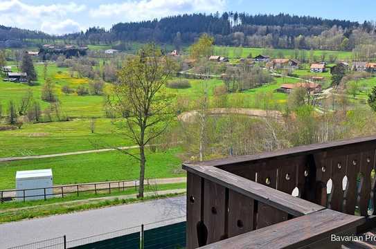 4,2 % Rendite! Haus mit 4 Wohneinheiten in traumhafter Aussichtslage von St. Englmar zu verkaufen!