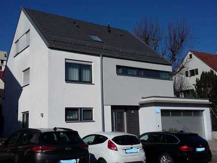 Gepflegte 2-Zimmer-Einliegerwohnung mit EBK in Fellbach