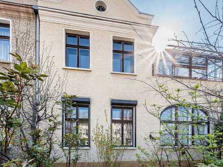 Doppelhaushälfte 5 Zimmer in Karlshorst mit schönem Garten (DG und Keller mit Ausbaupotential)