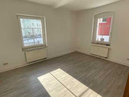 MODERNISIERTE 2-ZI-ALTBAU-WOHNUNG MIT GEMEINSAMEM GARTEN