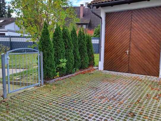 Geschmackvolle 4-Raum-EG-Wohnung mit Garten und Einbauküche in Geretsried