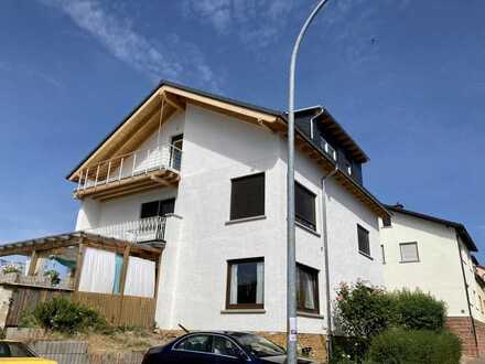 Neubau 2022 mit EBK u Balkon; 2,5-Zimmer-Penthouse-Wohnung in Hasselroth-Niedermittlau