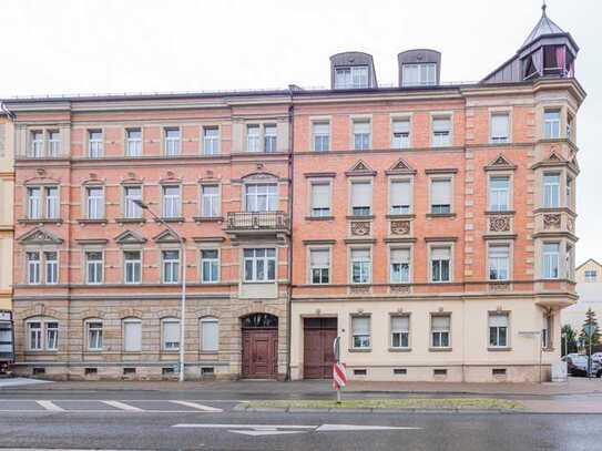 Geräumige 3-Zimmer-Altbauwohnung am Alexander-Puschkin-Platz.