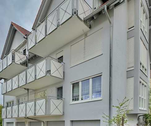 Helle 3-Zimmer-Wohnung mit Balkon, Garage und Außenstellplatz