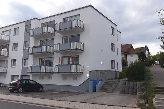 Geräumige Wohnung mit herrlichem Fernblick in kleinem Mehrfamilienhaus