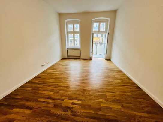 *Erstbezug nach Modernisierung mit EBK + Balkon nähe U-Bhf. Magdalenenstr.*