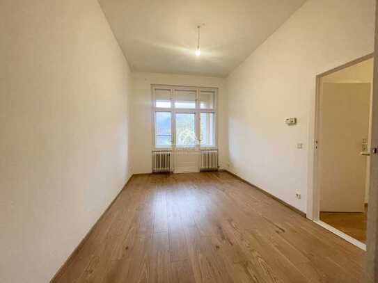 1-ZIMMER DACHGESCHOSSWOHNUNG MIT BALKON AM GLEISDREIEICKPARK | PROVISIONSFREI!