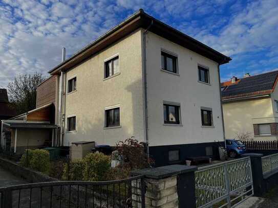 Freistehendes Einfamilienhaus mit Pool in 61267 Neu-Anspach