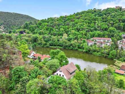 Villa mit Panorama Aussicht, Waldgrundstück & ehem. Schwimmhalle