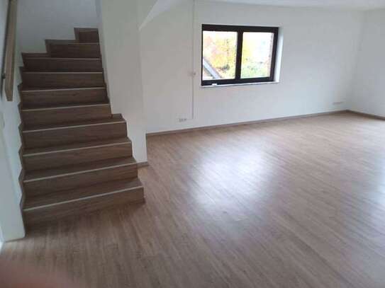 2-Zimmer-Maisonette-Wohnung mit Balkon in Tönisvorst