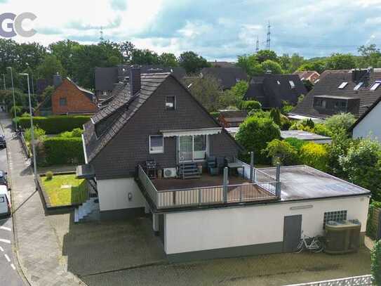 Großes Zweifamilienhaus mit drei Garagen, großer Dachterrasse und tollem Südgarten in Top-Lage in H