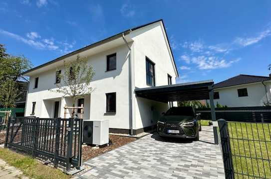 Ihr Haus, Ihr Carport, Ihr Garten_ Attraktive 5-Zimmer-Doppelhaushälfte in S-Bahn-Nähe Mahlsdorf