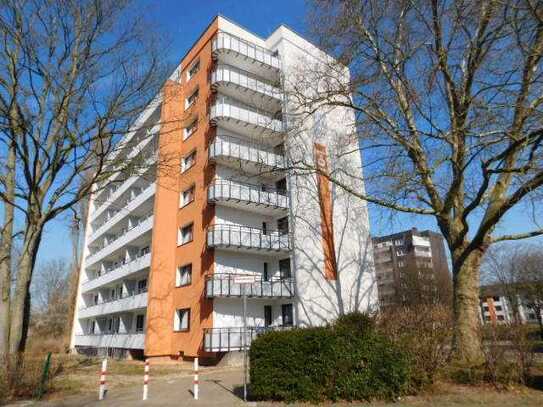Einziehen und Wohlfühlen - großzügige 2-Zimmer-Wohnung mit neuem Vinylboden und Balkon...