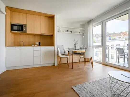 Helles möbliertes Apartment mit Balkon und EBK im Trendviertel Bilk