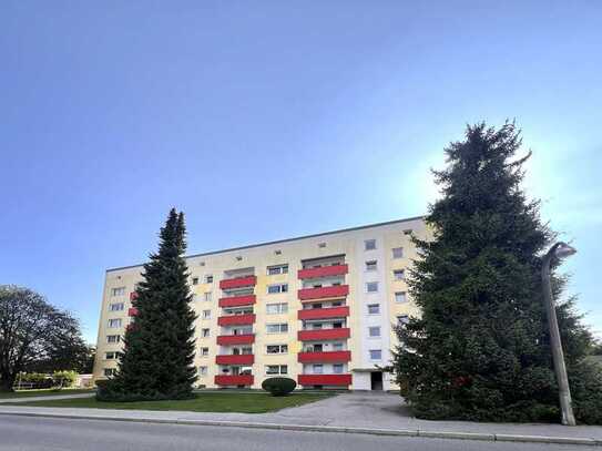 Bezugsfertige 3 Zimmerwohnung, sehr gute Raumaufteilung, schöne Aussicht mit Bergblick - Garage