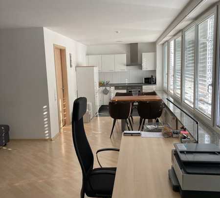 Schöne, geräumige 1-Zimmer-Wohnung mit EBK in Kornwestheim