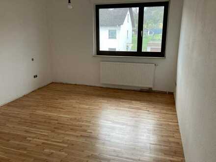 Freundliche Maisonette-Wohnung mit Balkon in Aschaffenburg-Schweinheim