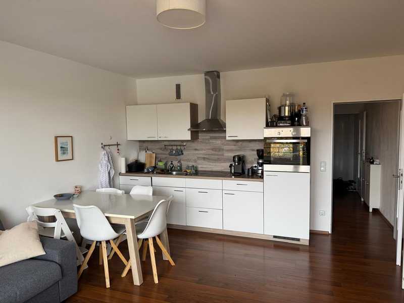 Von Privat: 2-Zimmer-Wohnung mit Balkon und Weitblick, 4. OG, Fahrstuhl, TG