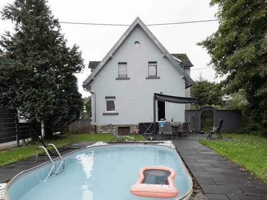 Freistehendes Einfamilienhaus mit viel Potenzial in Gaggenau/ Hörden **großer Garten mit Pool**