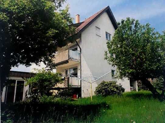 Helle, sonnige 2,5-Zimmer-Wohnung mit Balkon