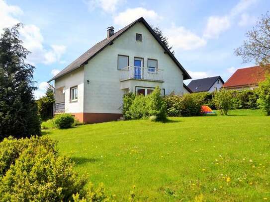 Freistehendes Einfamilienhaus mit großem Garten, Ferienregion Eifel