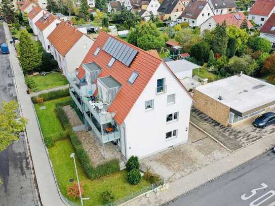 Mit eigenem Garten: Sanierte 3-Zimmer-Wohnung mit großzügiger Terrasse im sanierten Mehrfamilienhaus