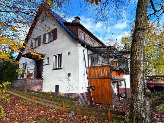 Zentrales Einfamilienhaus und großzügige Grundstücke in Sonneberg