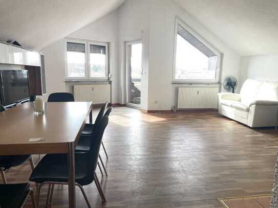 5-Zimmer Wohnung mit Balkon sucht neue Familie