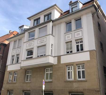 Sonnige sanierte 3,5 Zimmer-Wohnung m. Loggia in Stuttgart-Ost