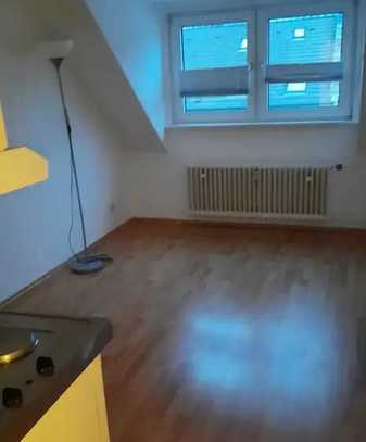 Geschmackvolle 2-Zimmer-Dachgeschosswohnung in Düsseldorf